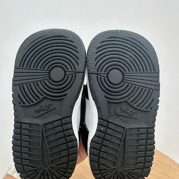 Nike Toddler Dunk Low Pandas - Size 4c - Picture 9 of 11